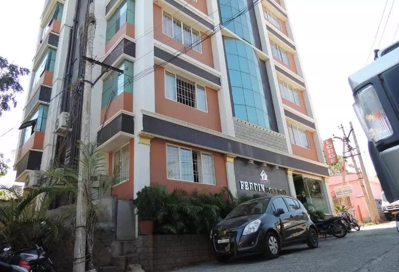 ホテル Ferdin Home Stay