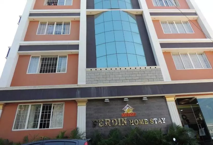 ホテル Ferdin Home Stay