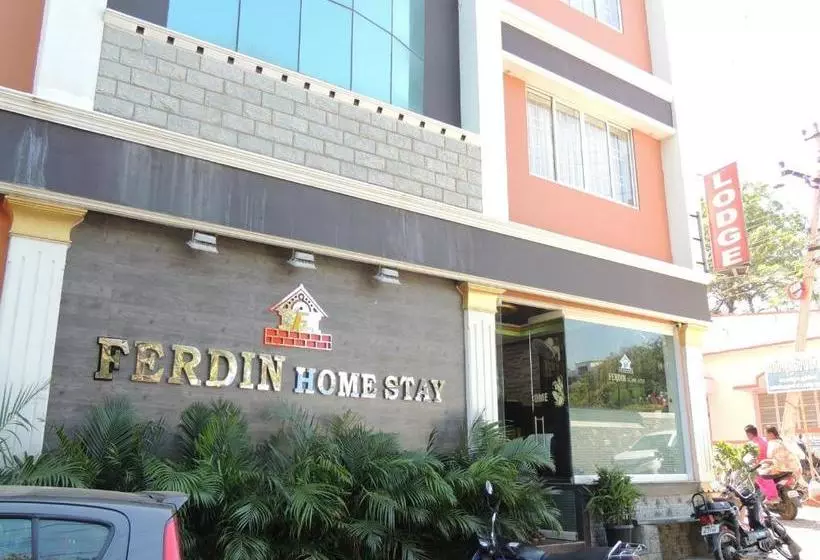 ホテル Ferdin Home Stay