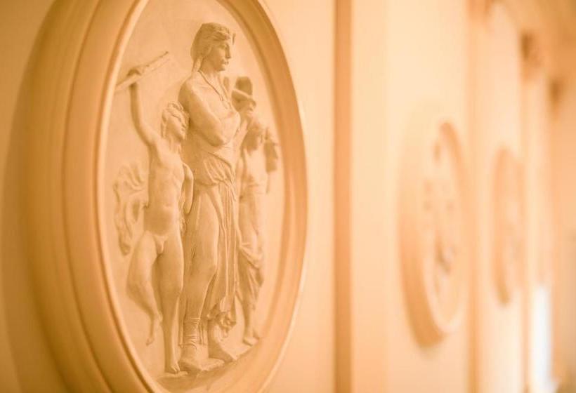 هتل Quentin Prague