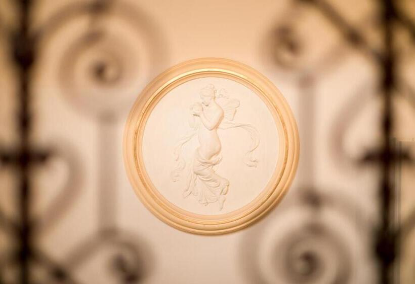 هتل Quentin Prague