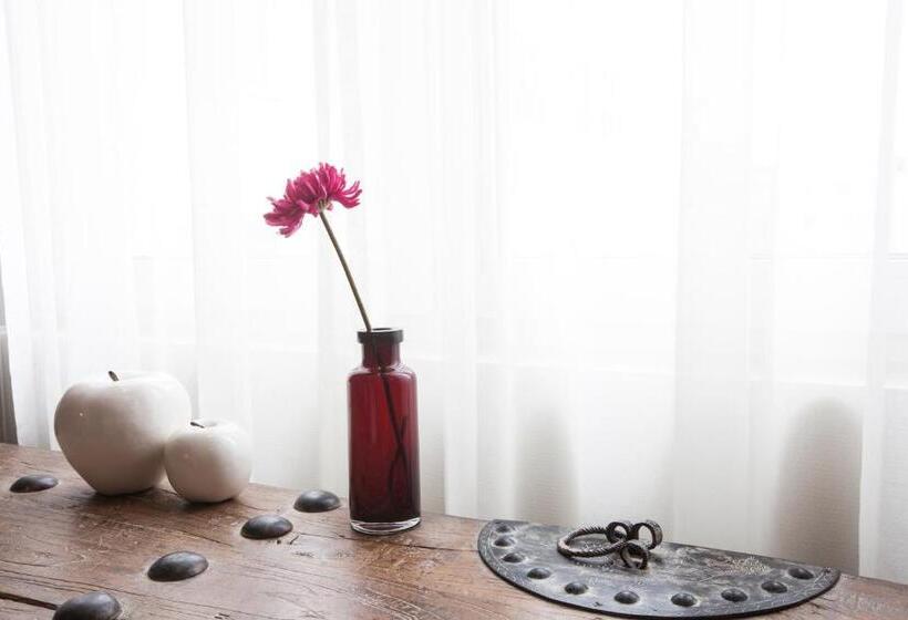 هتل Quentin Prague