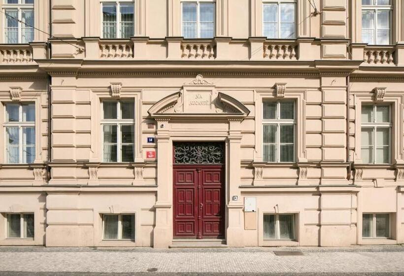 هتل Quentin Prague