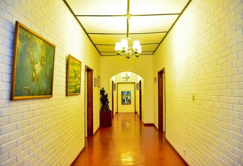 Hotell Royal Regency Bungalow