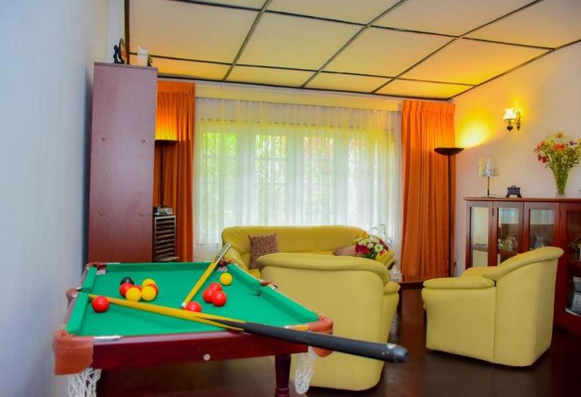 Hotell Royal Regency Bungalow