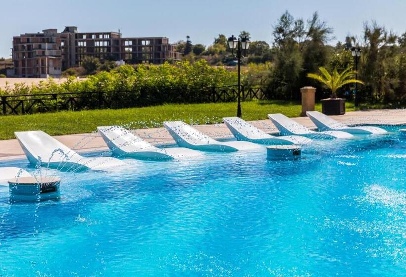 リゾートホテル Oasis Beach Club