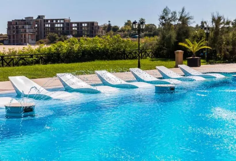 Lomakeskus Oasis Beach Club