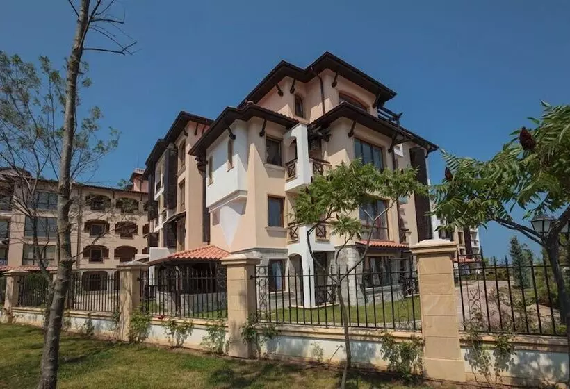 Lomakeskus Oasis Beach Club