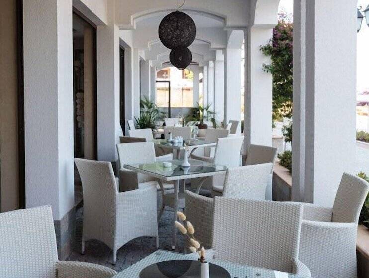 リゾートホテル Oasis Beach Club