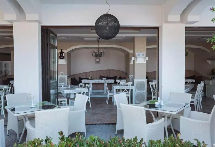 Lomakeskus Oasis Beach Club