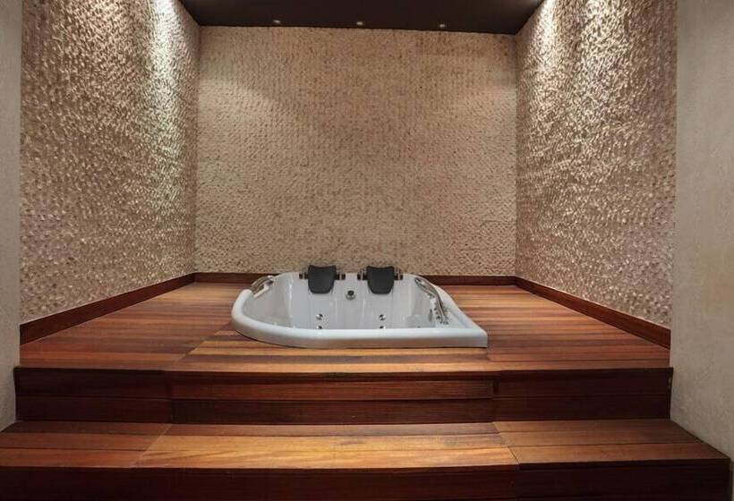 リゾートホテル Oasis Beach Club