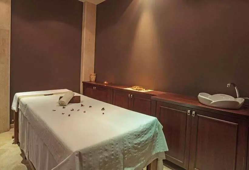 Lomakeskus Oasis Beach Club