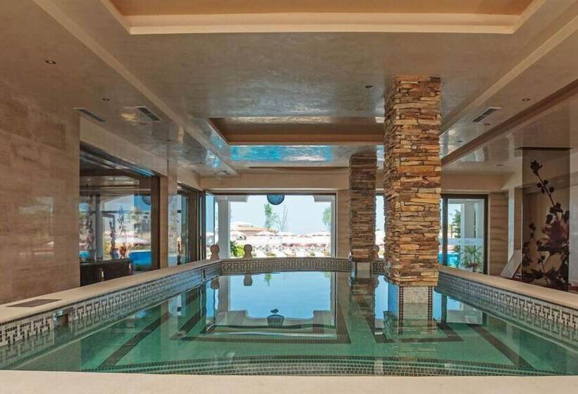 リゾートホテル Oasis Beach Club