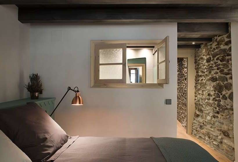 Cal Xixarro Near Sant Serni Church