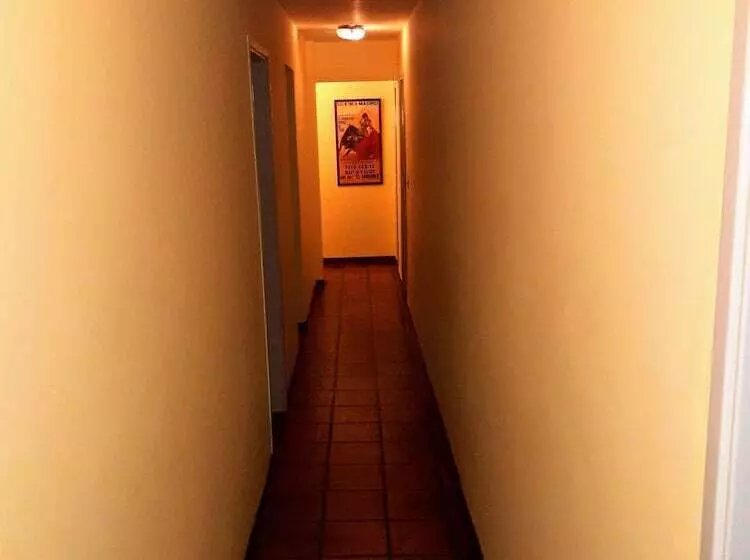 簡易ホテル Posada De La Villa