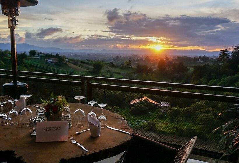 בית מלון כפרי Cannua Lodge