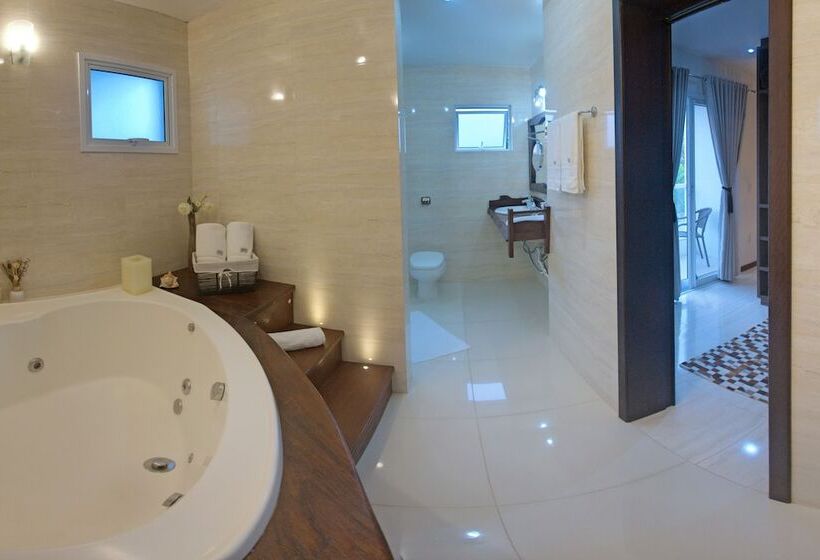 בית מלון כפרי La Plage Residence