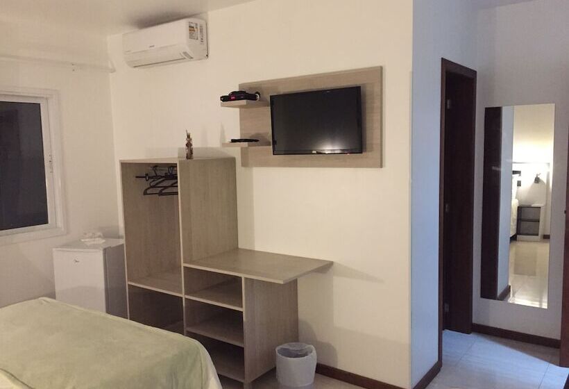 בית מלון כפרי La Plage Residence