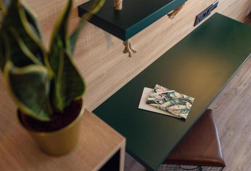 בית מלון כפרי Holiday Inn   The Niu, Crusoe Bremen Airport, An Ihg