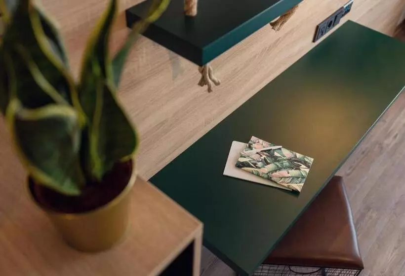 هتل Holiday Inn   The Niu, Crusoe Bremen Airport, An Ihg