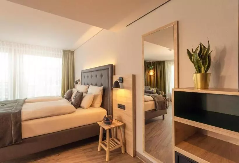 هتل Holiday Inn   The Niu, Crusoe Bremen Airport, An Ihg