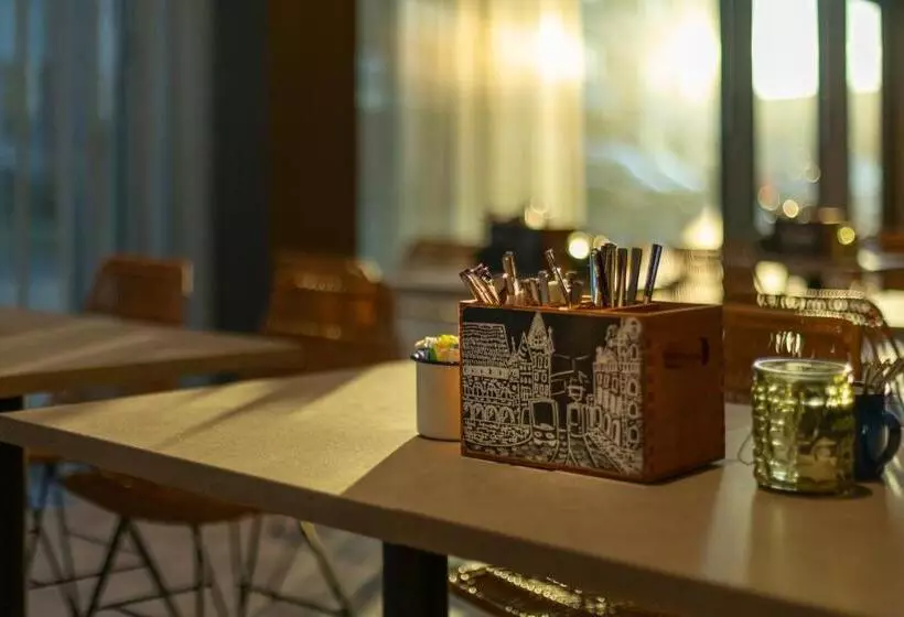 هتل Holiday Inn   The Niu, Crusoe Bremen Airport, An Ihg