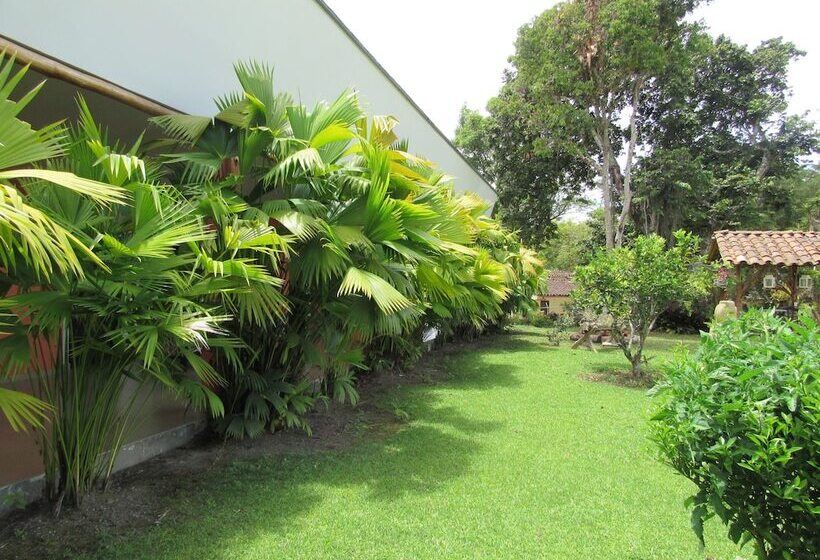 בית מלון כפרי Yalconia