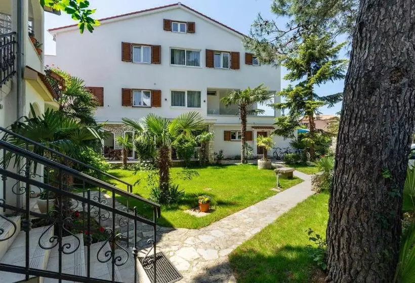 Villa Ladavac B&b