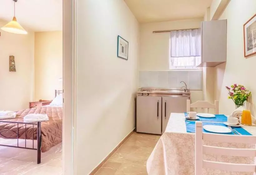 Akrotopi Apartments