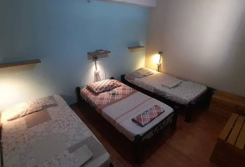 ユースホステル La Casa De Adry
