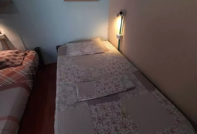 ユースホステル La Casa De Adry