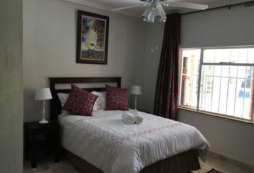 בית מלון כפרי At The Rocks Country Estate