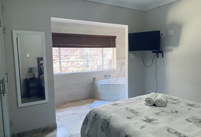 בית מלון כפרי At The Rocks Country Estate