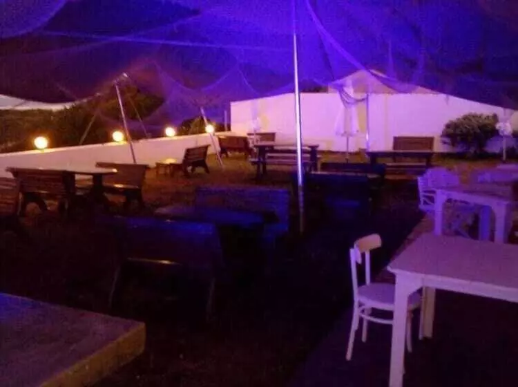 Hotelli Café Delmar