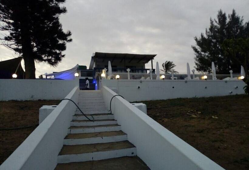 בית מלון כפרי Café Delmar