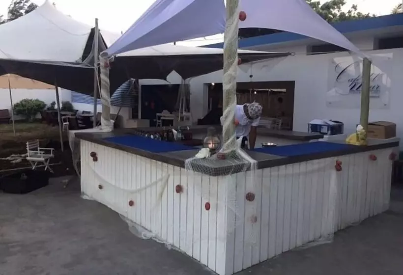 Hotelli Café Delmar