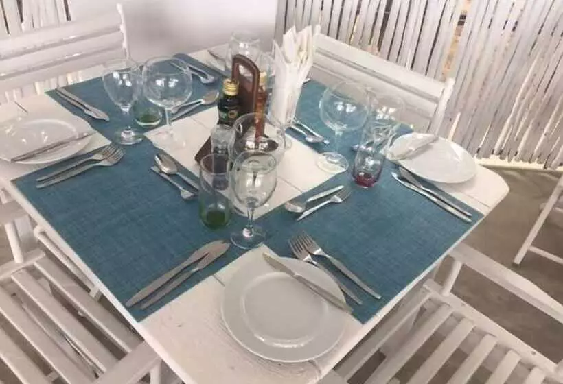 Hotelli Café Delmar