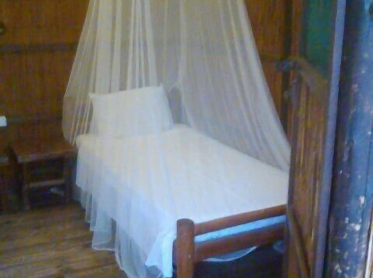 בית מלון כפרי Café Delmar