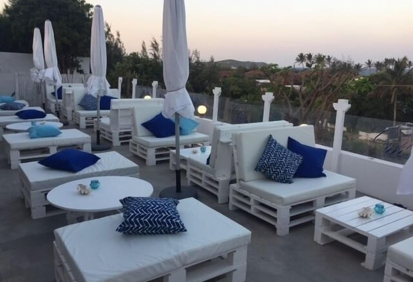 בית מלון כפרי Café Delmar