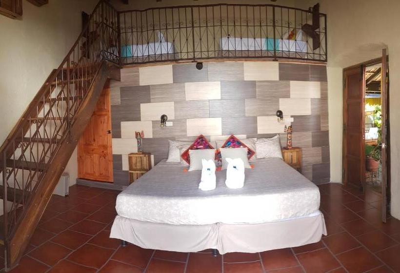 هتل Casa De La Abuela