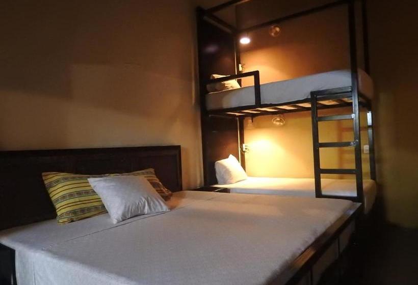 هتل Casa De La Abuela