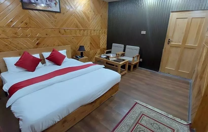 هتل Himalaya  Skardu