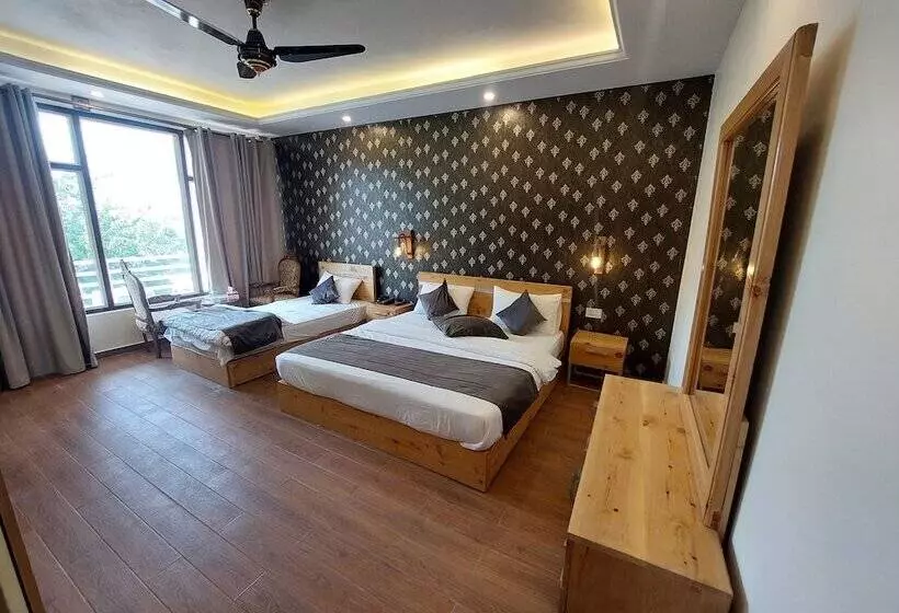 هتل Himalaya  Skardu