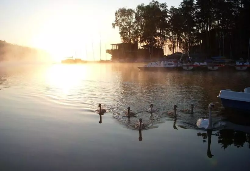 Residenssi Rezidence Fami Deluxe Design