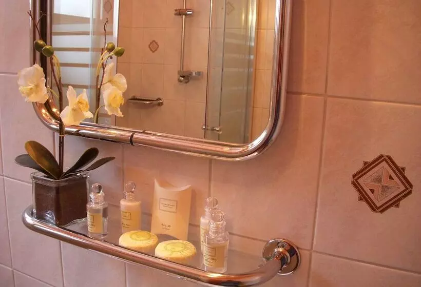 Residenssi Rezidence Fami Deluxe Design