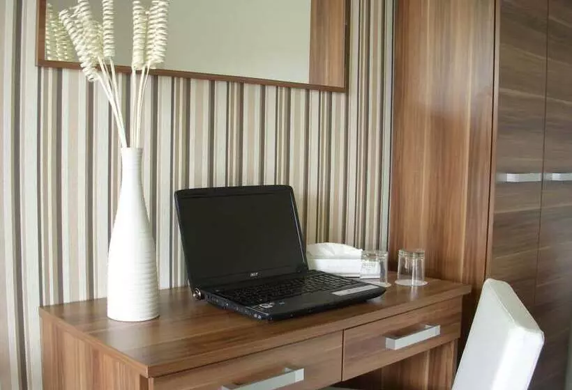 Residenssi Rezidence Fami Deluxe Design