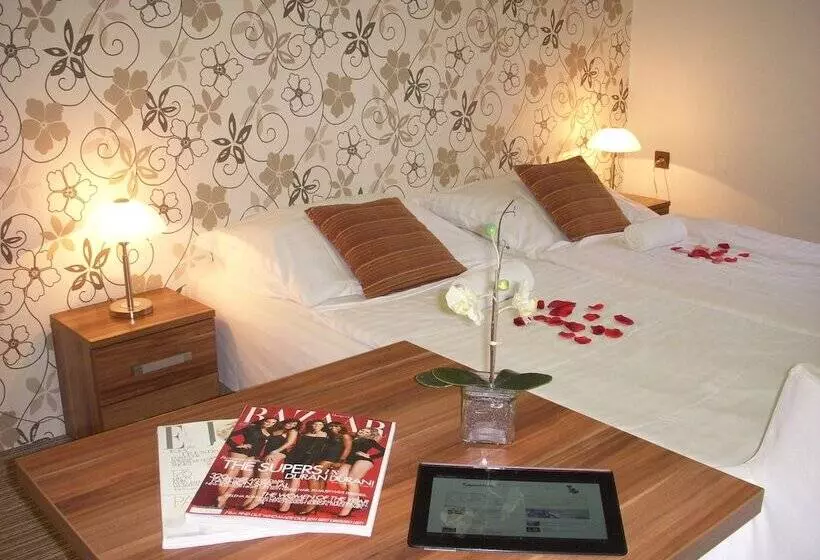 Residenssi Rezidence Fami Deluxe Design