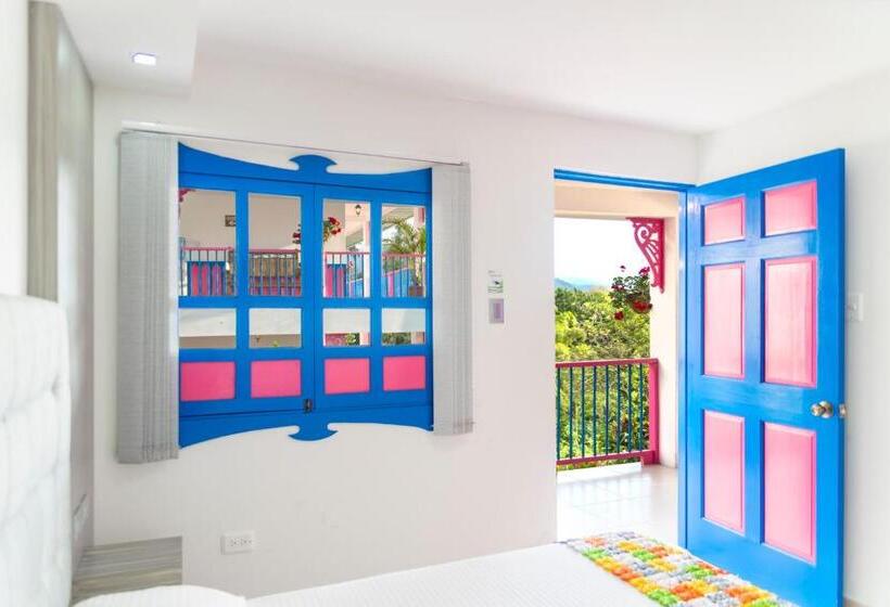 مسافرخانه El Jardin