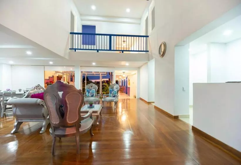 簡易ホテル El Jardin