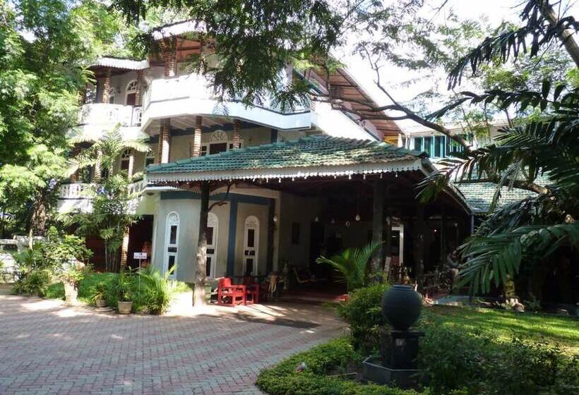 فندق Eden Garden